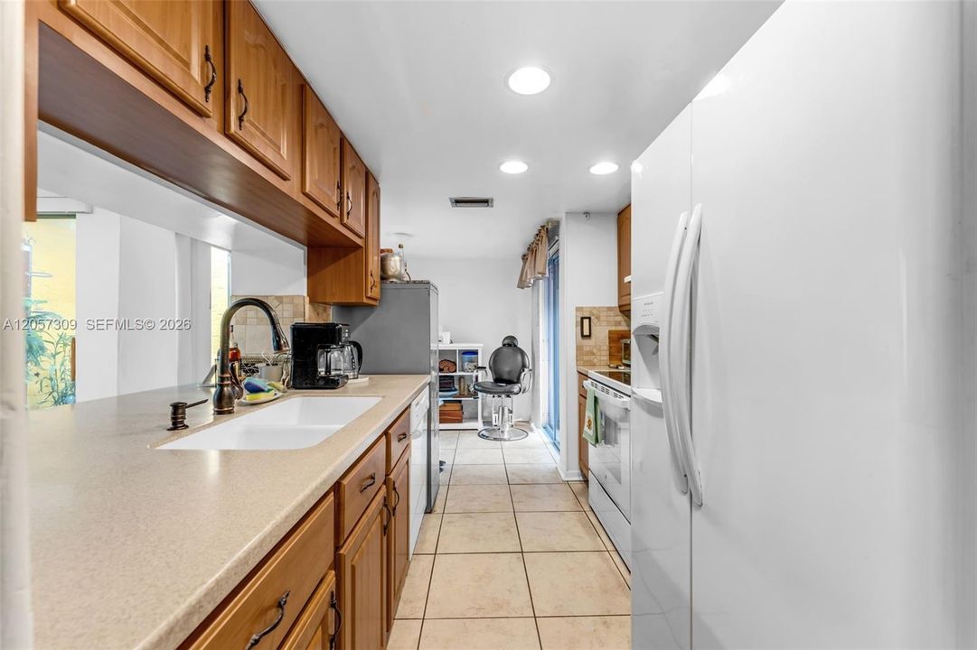 GALLEY KITCHEN