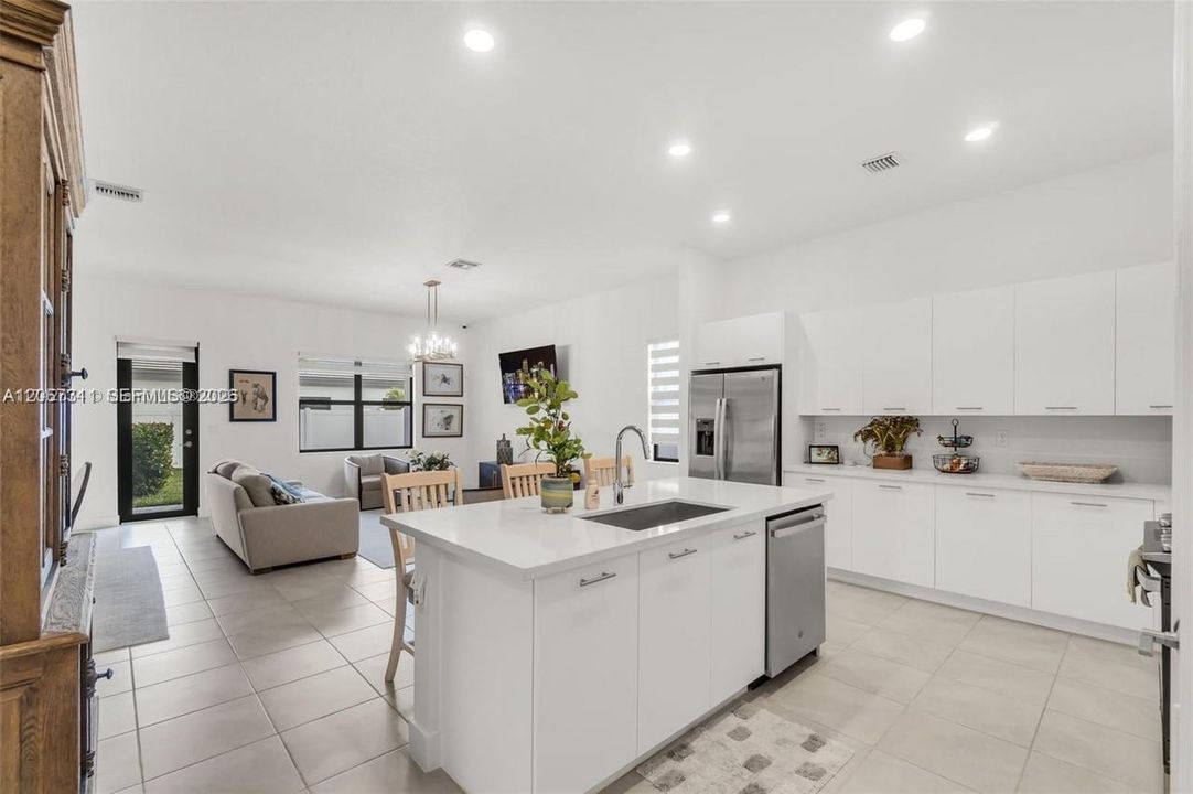 En Venta: $759,000 (3 camas, 2 baños, 2047 Pies cuadrados)
