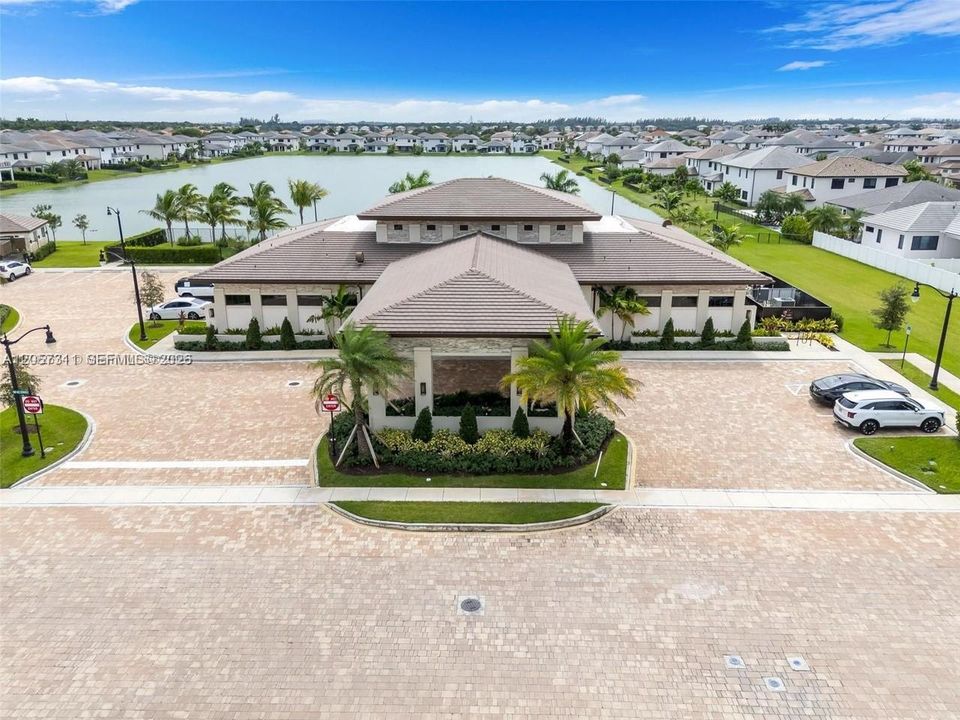 En Venta: $759,000 (3 camas, 2 baños, 2047 Pies cuadrados)