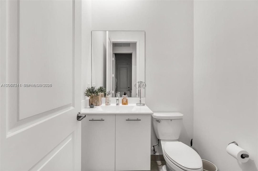 En Venta: $759,000 (3 camas, 2 baños, 2047 Pies cuadrados)