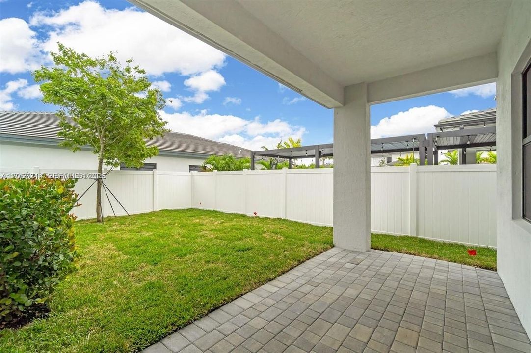 En Venta: $759,000 (3 camas, 2 baños, 2047 Pies cuadrados)