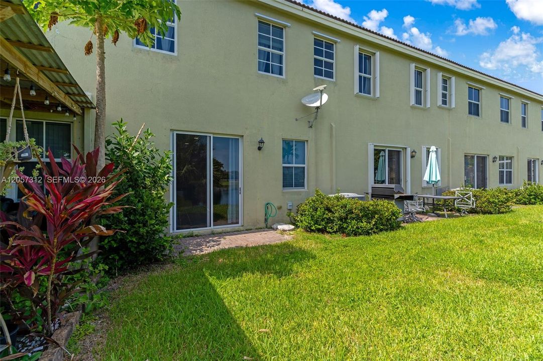 En Venta: $410,000 (4 camas, 3 baños, 1916 Pies cuadrados)