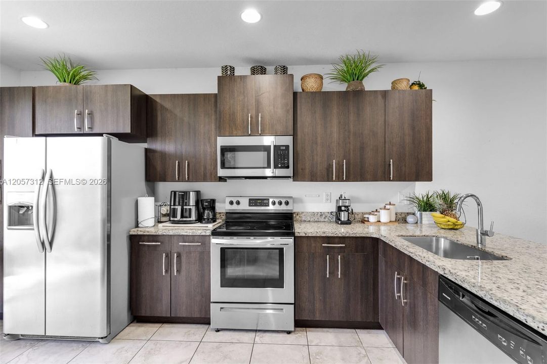 En Venta: $410,000 (4 camas, 3 baños, 1916 Pies cuadrados)