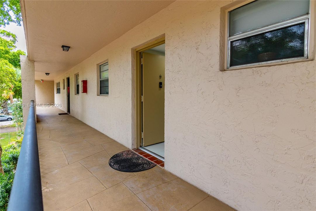 En Venta: $299,999 (3 camas, 2 baños, 1300 Pies cuadrados)