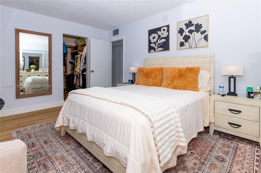 En Venta: $299,999 (3 camas, 2 baños, 1300 Pies cuadrados)