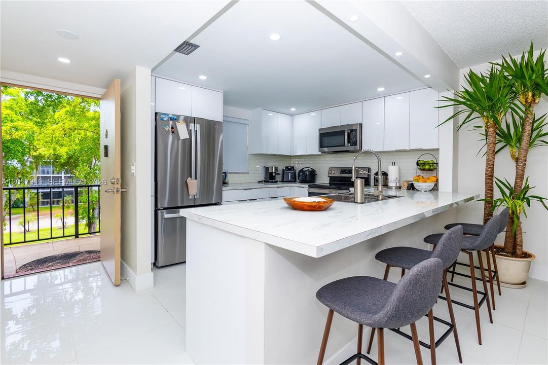 En Venta: $299,999 (3 camas, 2 baños, 1300 Pies cuadrados)