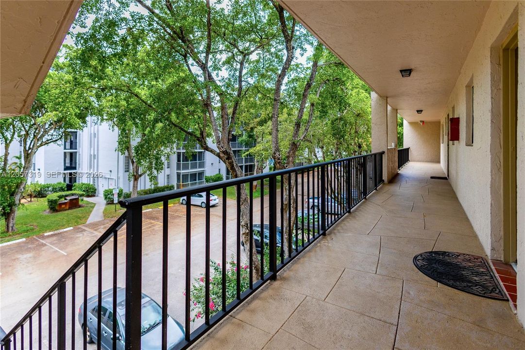 En Venta: $299,999 (3 camas, 2 baños, 1300 Pies cuadrados)
