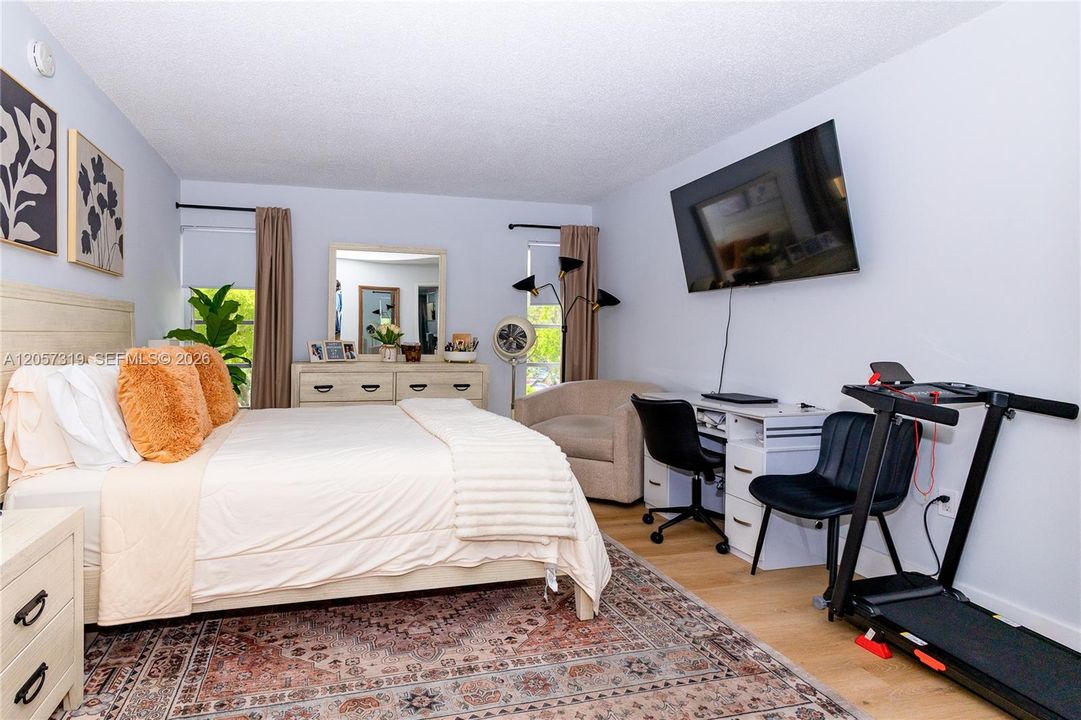 En Venta: $299,999 (3 camas, 2 baños, 1300 Pies cuadrados)