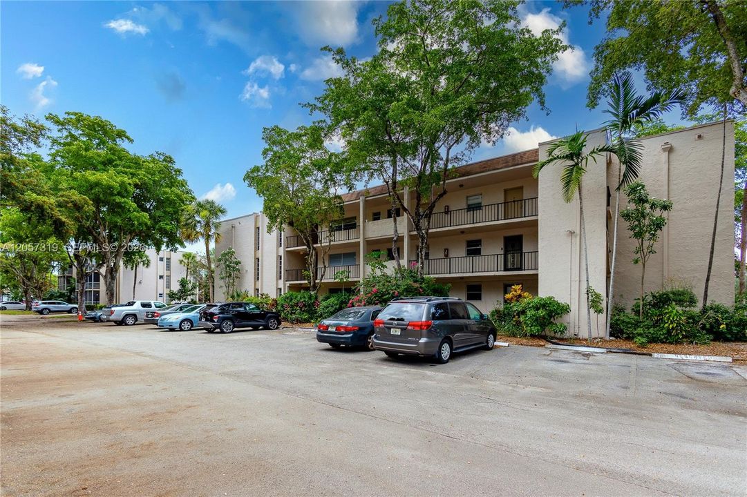 En Venta: $299,999 (3 camas, 2 baños, 1300 Pies cuadrados)