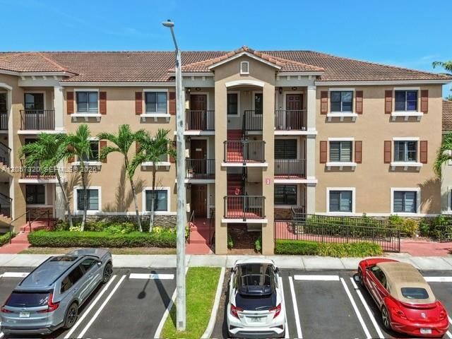 En Venta: $279,528 (2 camas, 2 baños, 817 Pies cuadrados)