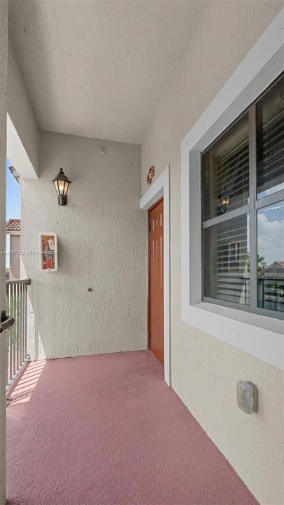 En Venta: $279,528 (2 camas, 2 baños, 817 Pies cuadrados)