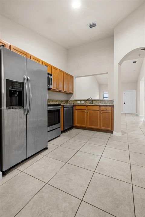 En Venta: $279,528 (2 camas, 2 baños, 817 Pies cuadrados)