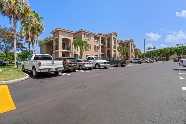 En Venta: $279,528 (2 camas, 2 baños, 817 Pies cuadrados)
