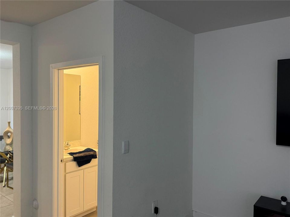 В аренду: $2,800 (3 спален, 2 ванн, 1428 Квадратных фут)