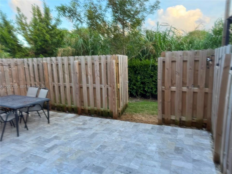 В аренду: $2,800 (3 спален, 2 ванн, 1428 Квадратных фут)