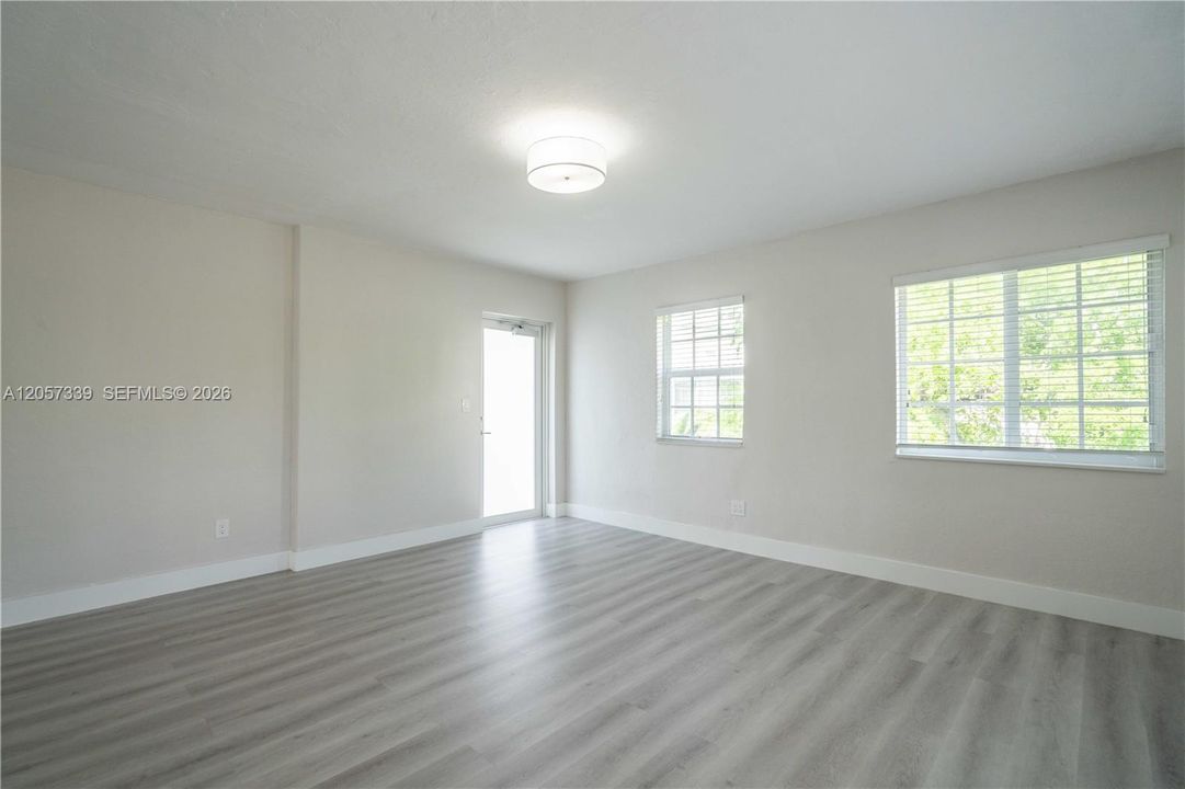В аренду: $2,450 (1 спален, 1 ванн, 0 Квадратных фут)