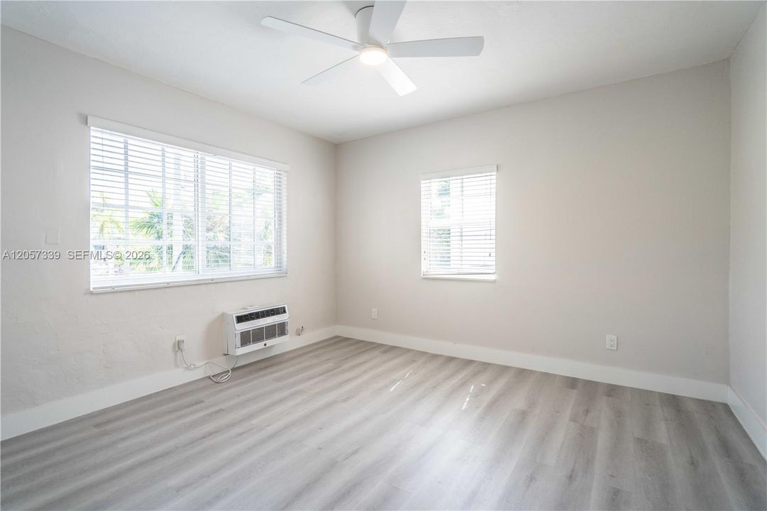 В аренду: $2,450 (1 спален, 1 ванн, 0 Квадратных фут)