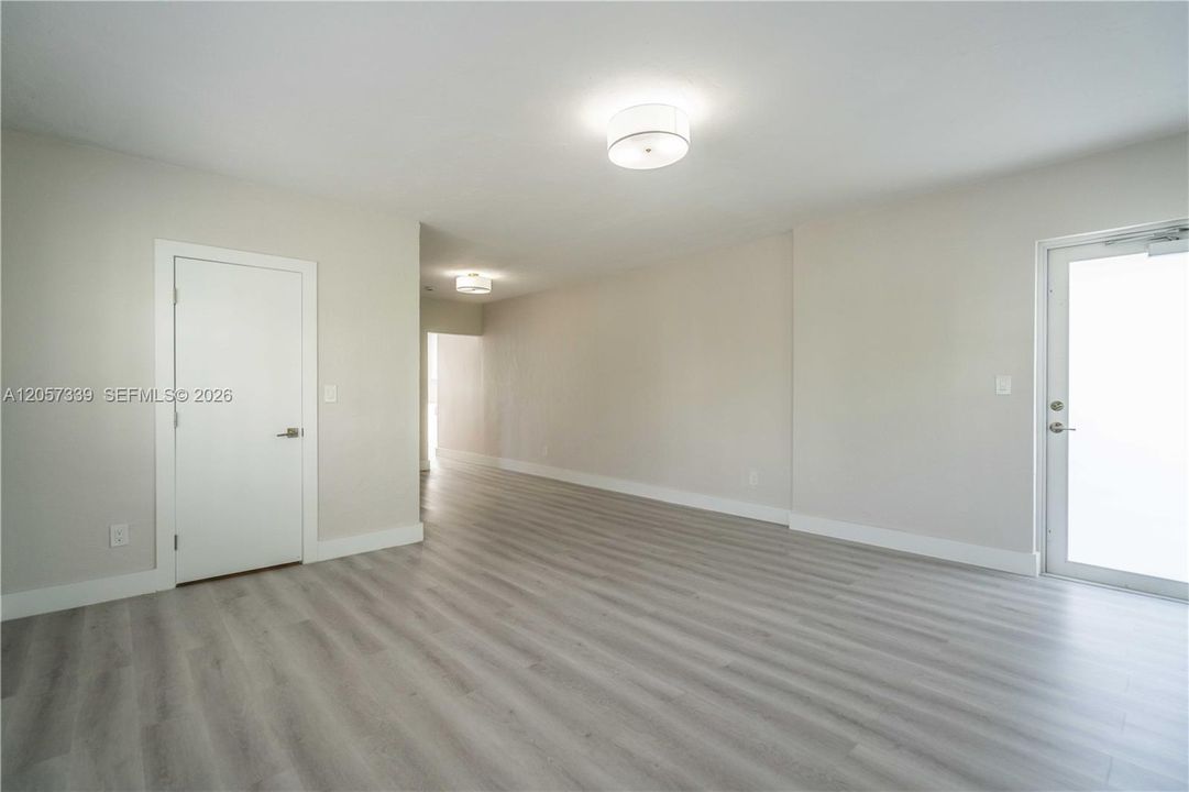 В аренду: $2,450 (1 спален, 1 ванн, 0 Квадратных фут)