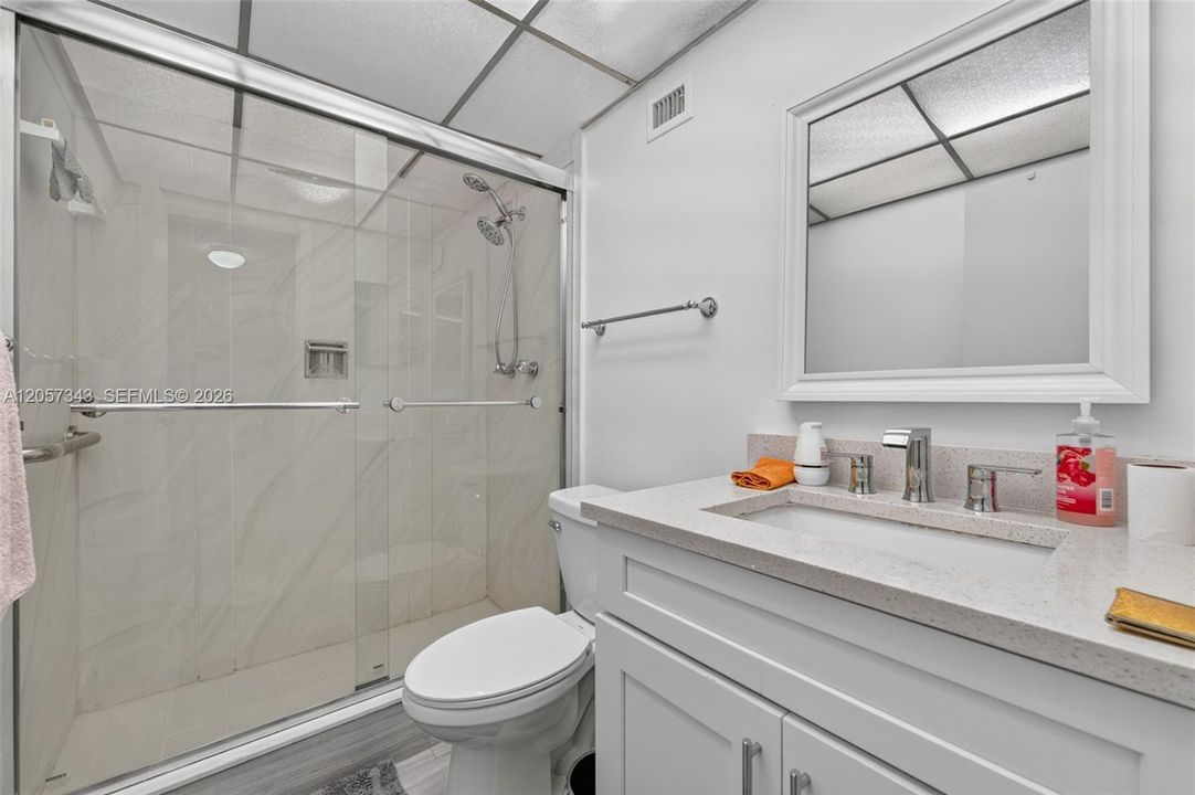 На продажу: $139,000 (2 спален, 2 ванн, 1100 Квадратных фут)