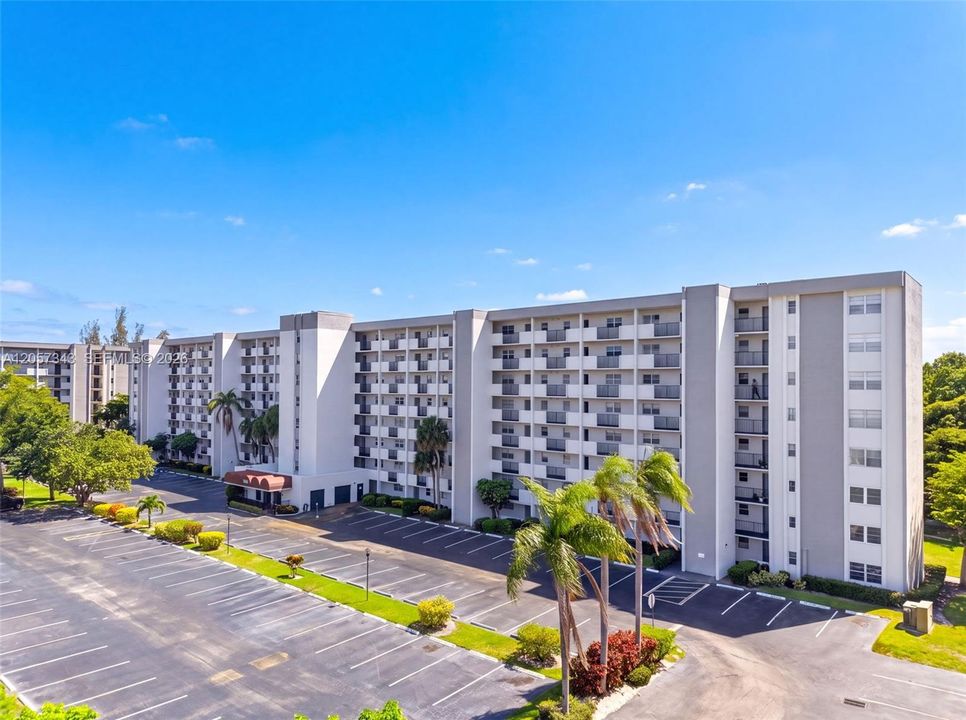 На продажу: $139,000 (2 спален, 2 ванн, 1100 Квадратных фут)