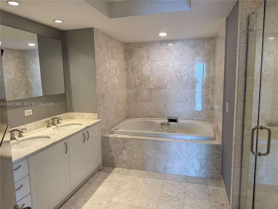For Sale: $2,000,000 (2 beds, 2 baths, 1878 Square Feet)