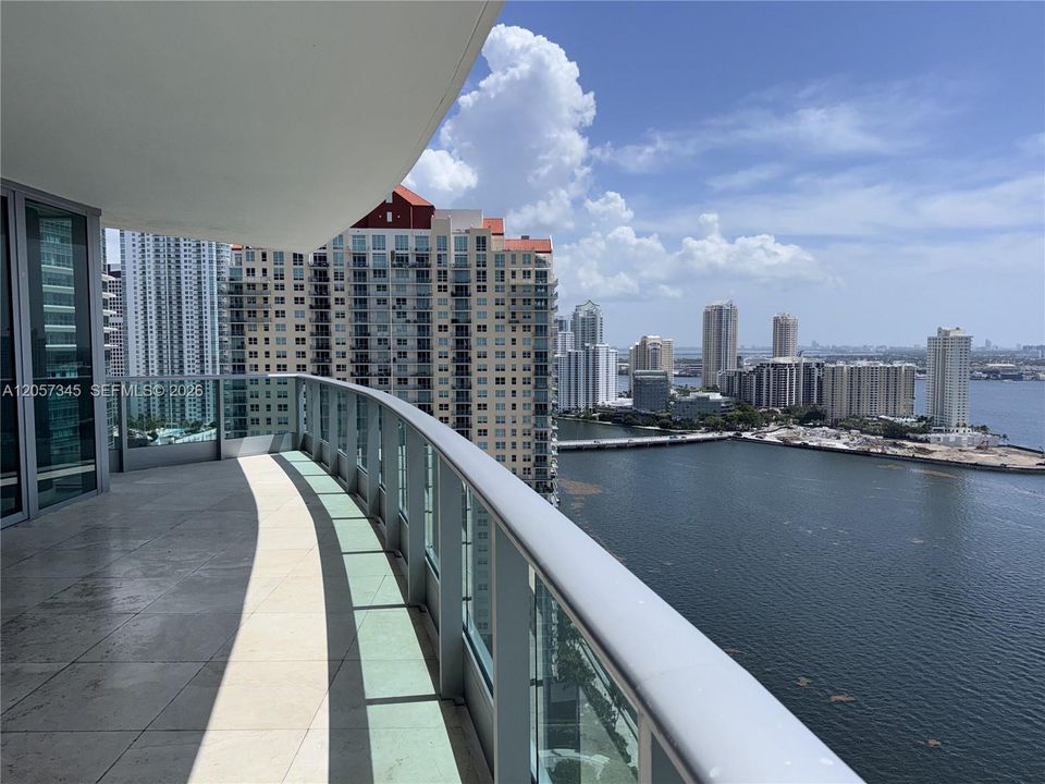 For Sale: $2,000,000 (2 beds, 2 baths, 1878 Square Feet)