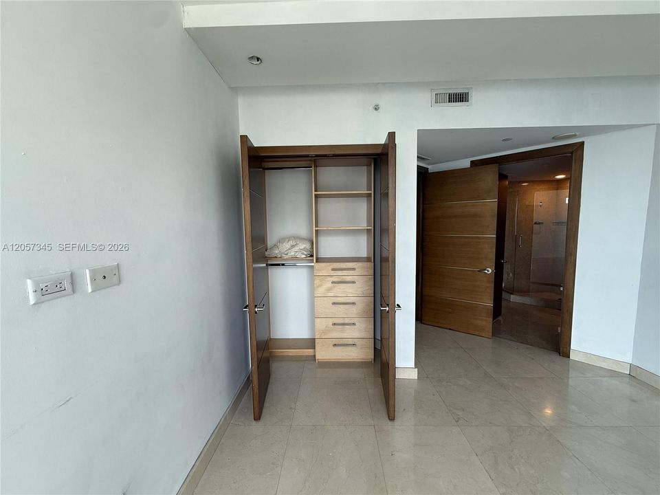 For Sale: $2,000,000 (2 beds, 2 baths, 1878 Square Feet)