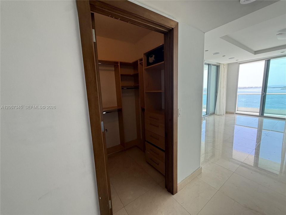 For Sale: $2,000,000 (2 beds, 2 baths, 1878 Square Feet)