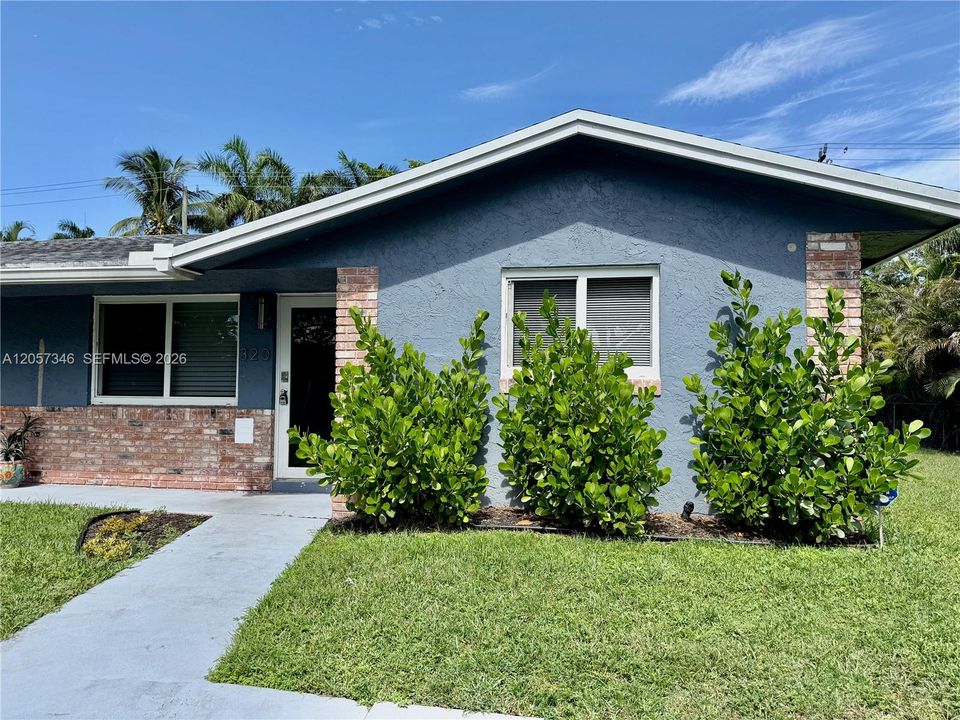 For Rent: $2,500 (3 beds, 2 baths, 2102 Square Feet)