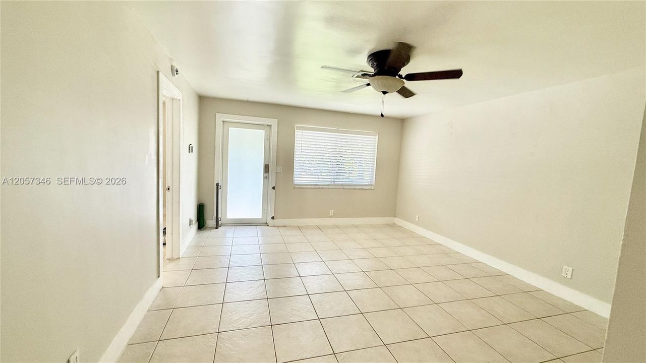 For Rent: $2,500 (3 beds, 2 baths, 2102 Square Feet)