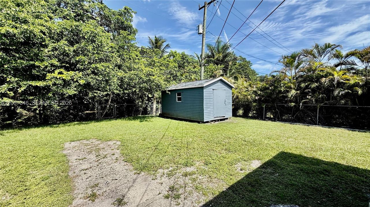 For Rent: $2,500 (3 beds, 2 baths, 2102 Square Feet)