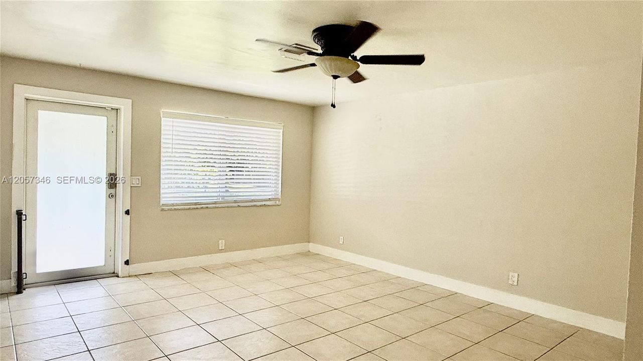 For Rent: $2,500 (3 beds, 2 baths, 2102 Square Feet)