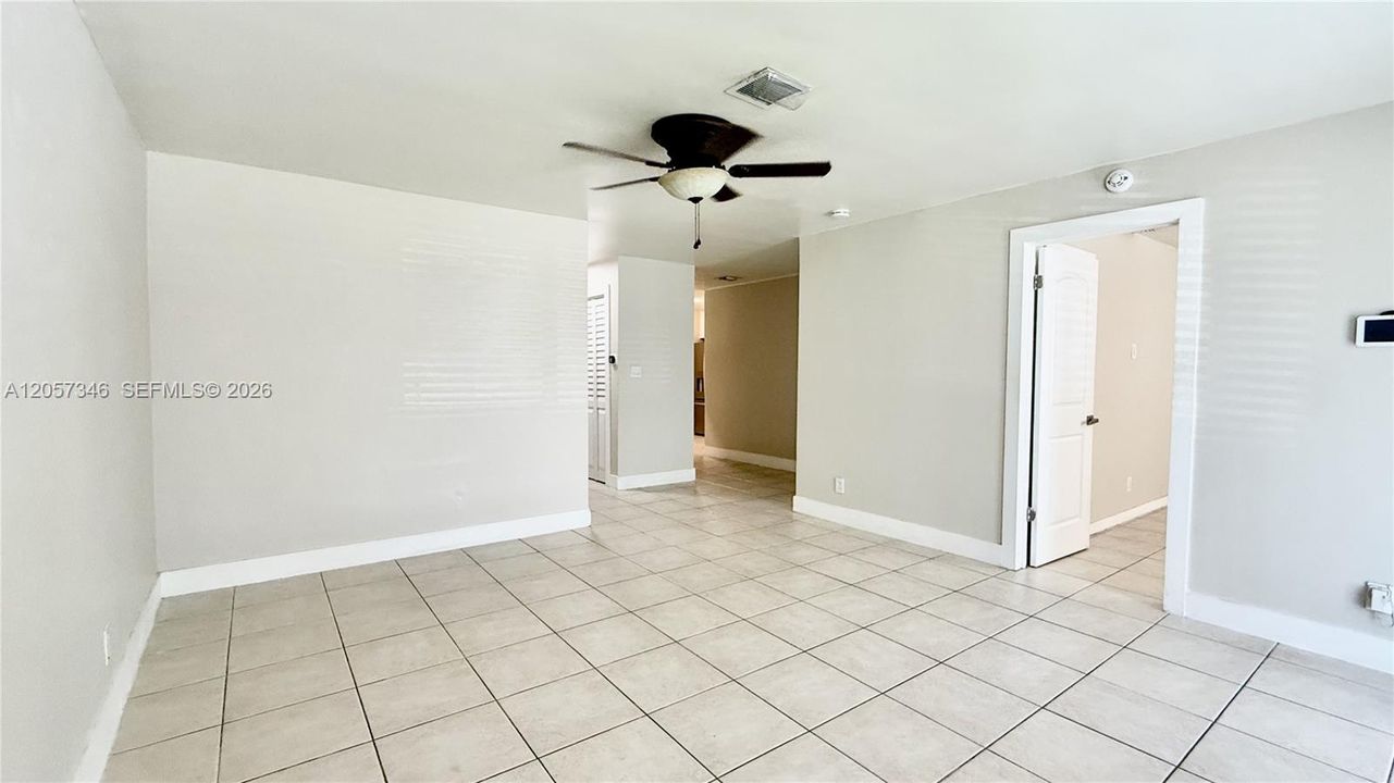 For Rent: $2,500 (3 beds, 2 baths, 2102 Square Feet)