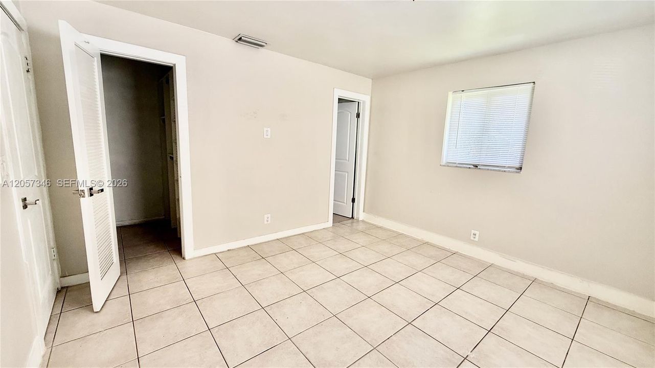 For Rent: $2,500 (3 beds, 2 baths, 2102 Square Feet)