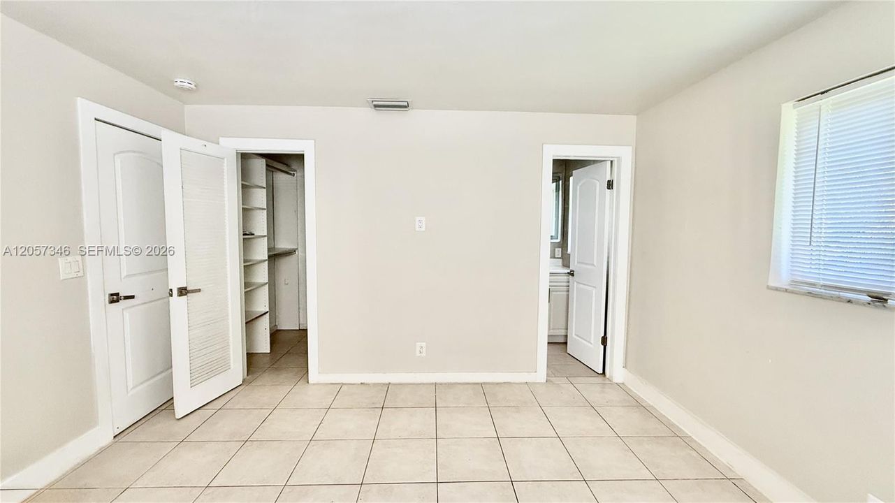 For Rent: $2,500 (3 beds, 2 baths, 2102 Square Feet)