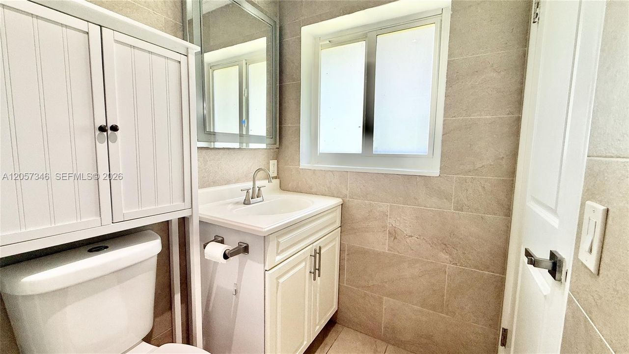 For Rent: $2,500 (3 beds, 2 baths, 2102 Square Feet)