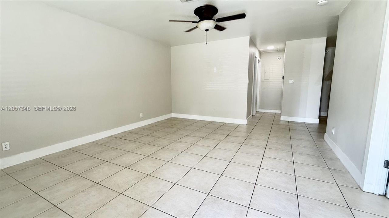 For Rent: $2,500 (3 beds, 2 baths, 2102 Square Feet)
