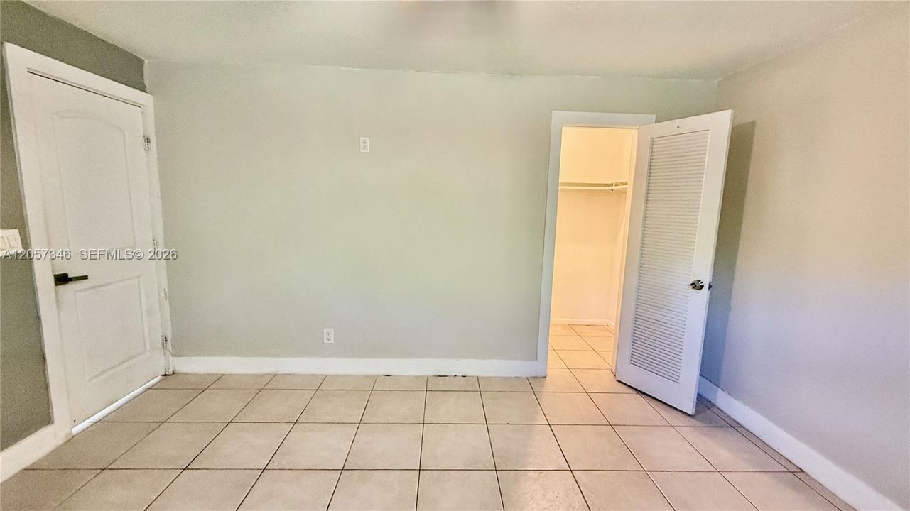 For Rent: $2,500 (3 beds, 2 baths, 2102 Square Feet)