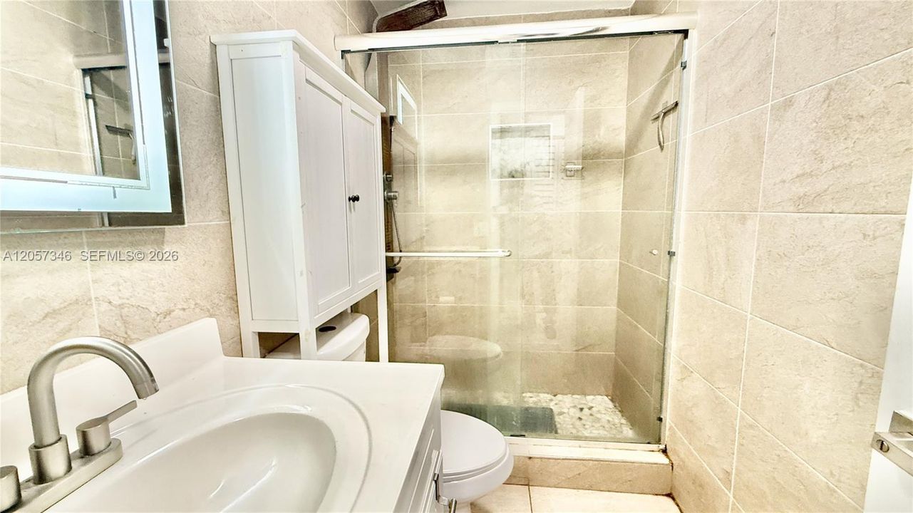 For Rent: $2,500 (3 beds, 2 baths, 2102 Square Feet)
