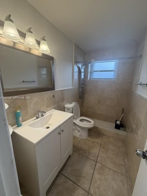 В аренду: $2,600 (2 спален, 1 ванн, 2470 Квадратных фут)