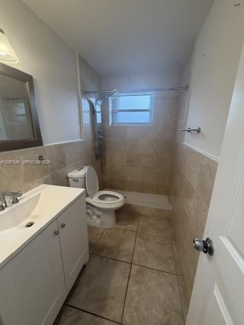 В аренду: $2,600 (2 спален, 1 ванн, 2470 Квадратных фут)