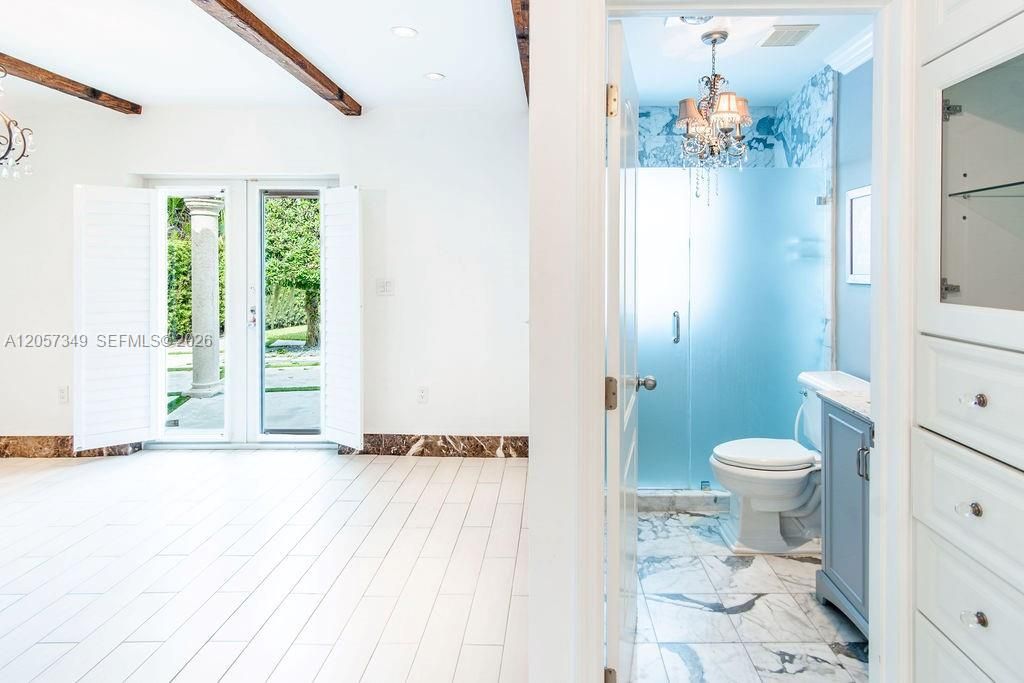 For Sale: $1,650,000 (3 beds, 2 baths, 1394 Square Feet)