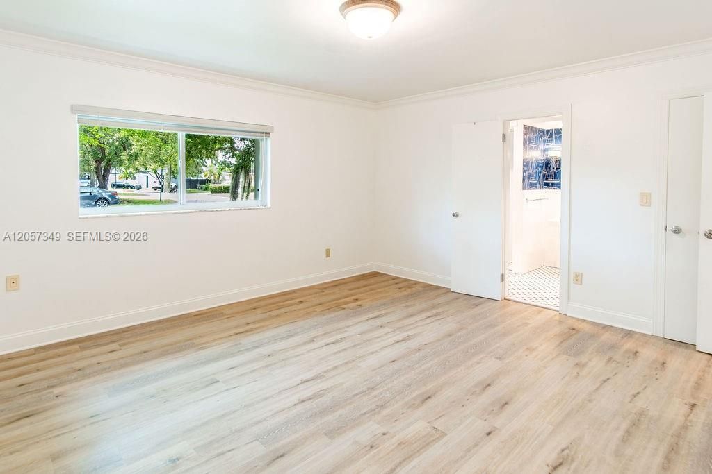 For Sale: $1,650,000 (3 beds, 2 baths, 1394 Square Feet)