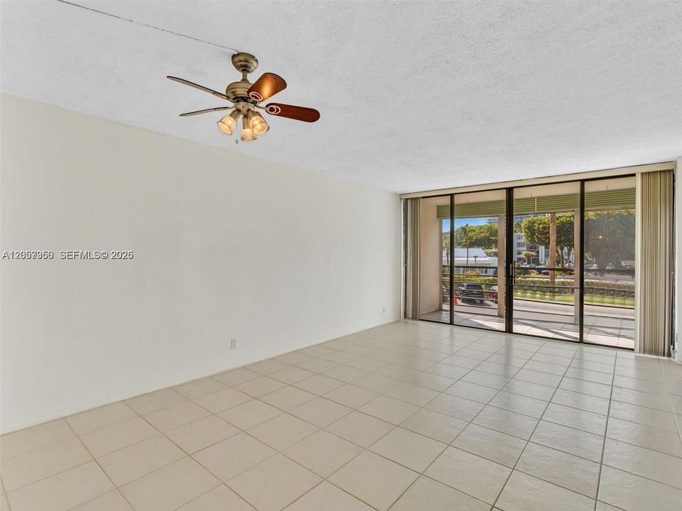 En Venta: $155,000 (1 camas, 1 baños, 741 Pies cuadrados)