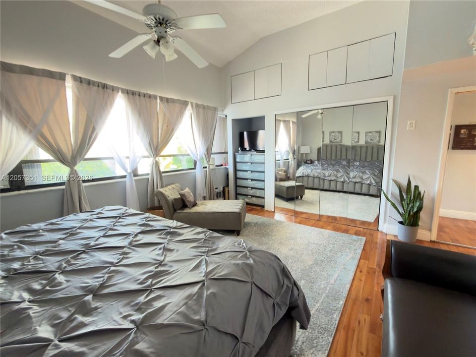 For Sale: $1,150,000 (4 beds, 3 baths, 2425 Square Feet)