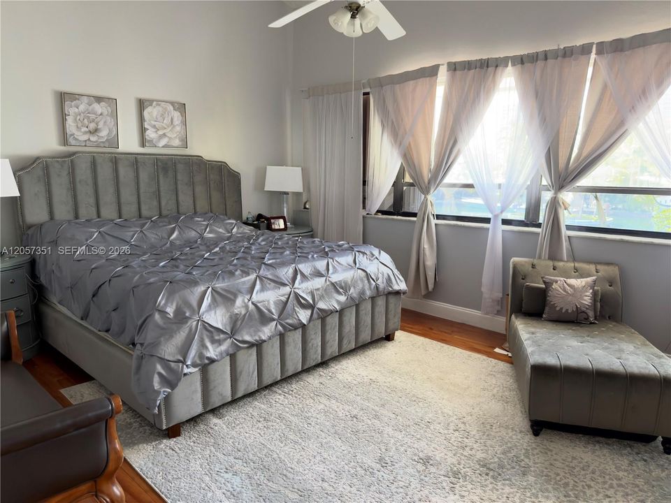 For Sale: $1,150,000 (4 beds, 3 baths, 2425 Square Feet)