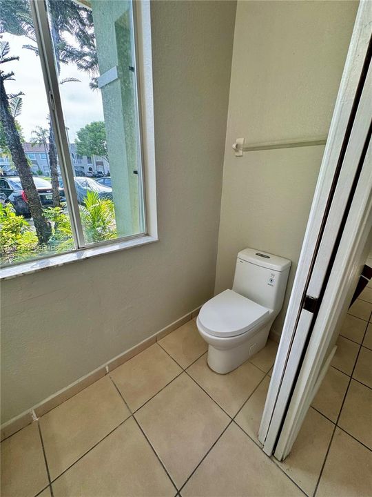 В аренду: $2,500 (3 спален, 2 ванн, 1302 Квадратных фут)