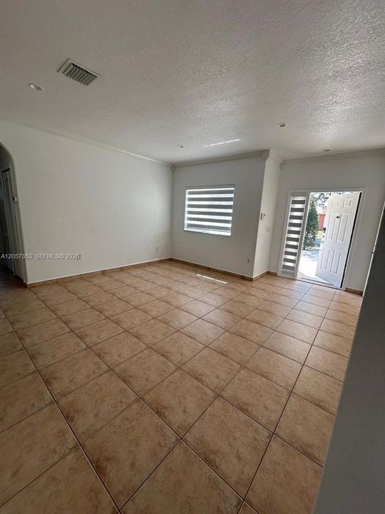 В аренду: $4,150 (3 спален, 2 ванн, 1523 Квадратных фут)