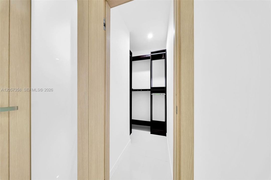 В аренду: $5,700 (3 спален, 2 ванн, 1411 Квадратных фут)