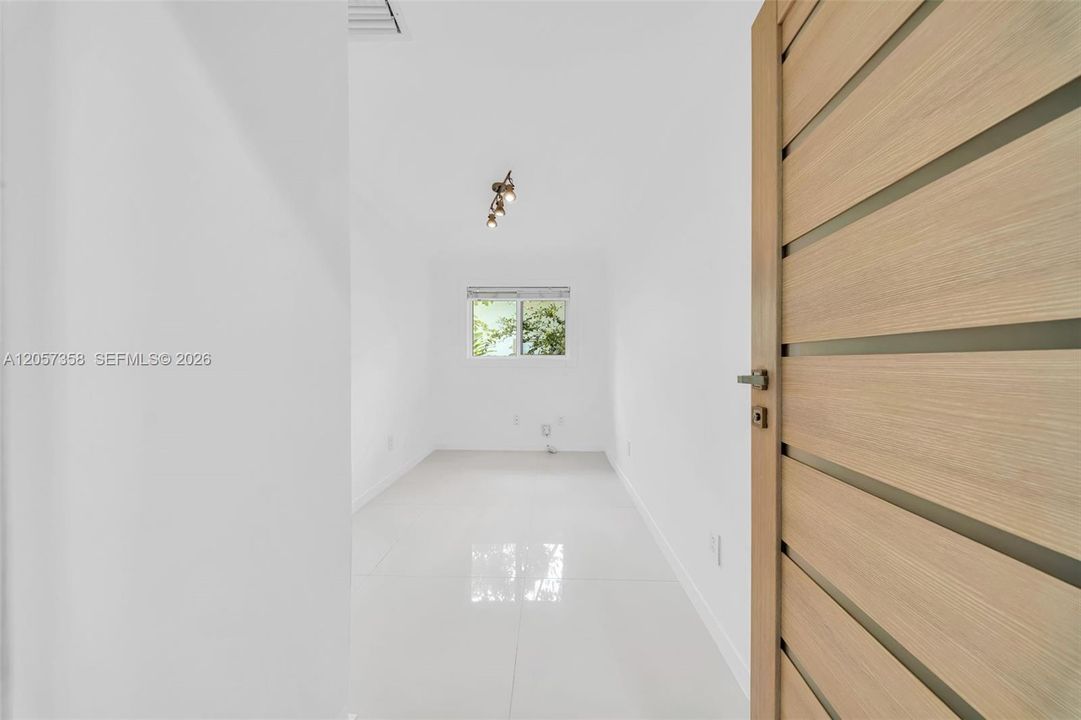 В аренду: $5,700 (3 спален, 2 ванн, 1411 Квадратных фут)